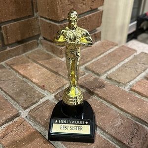Hollywood “Best Sister” trophy award